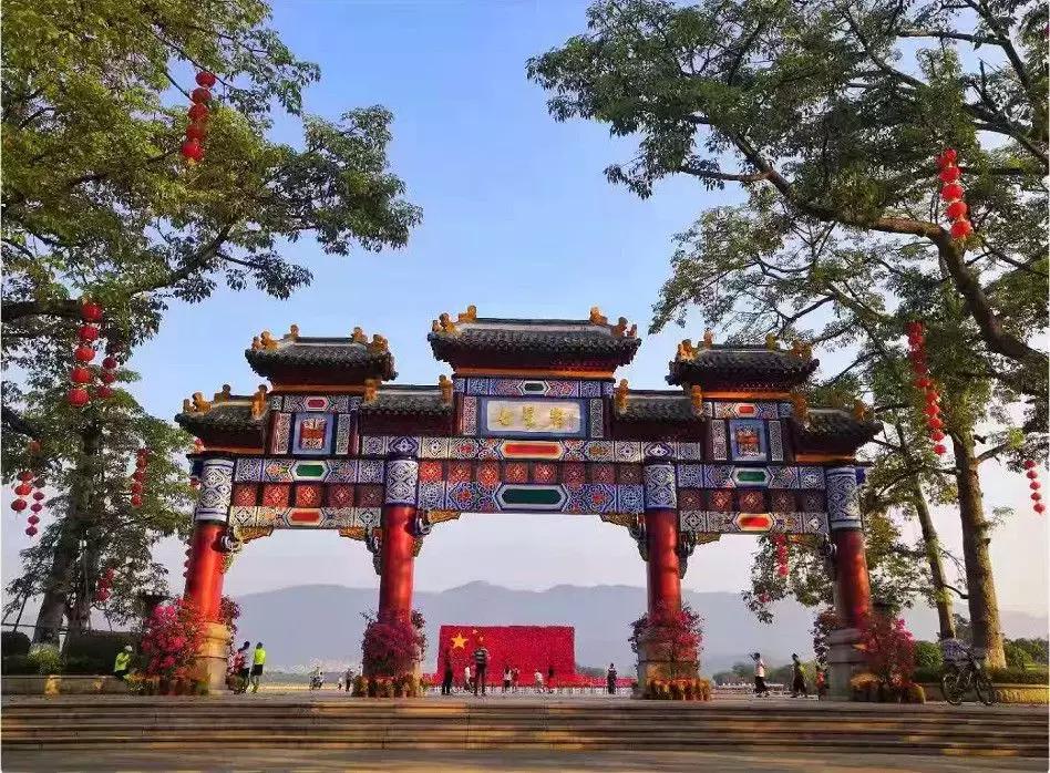 2025旅游消费新图景：热门目的地揭秘与趋势解码.jpeg